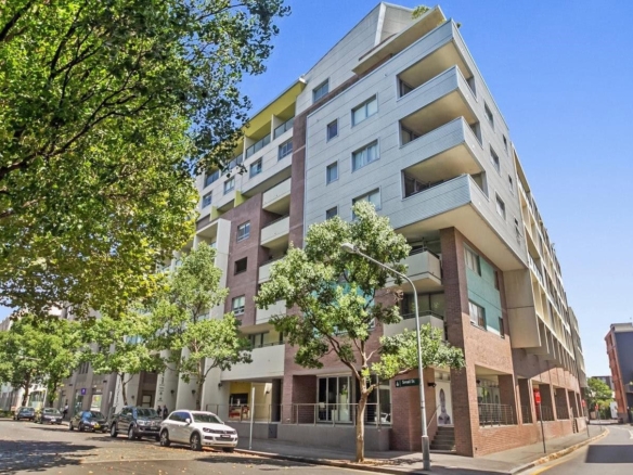 duCHATEAU | Real Estate | Surry Hills - 16-20 Smail Street - Ultimo