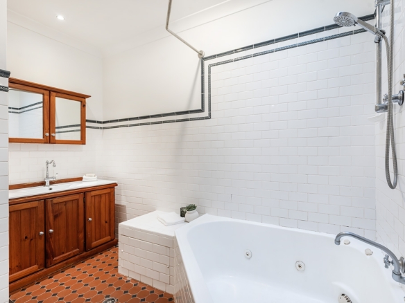 duCHATEAU | Real Estate | Surry Hills - 54 Myrtle Street - Chippendale